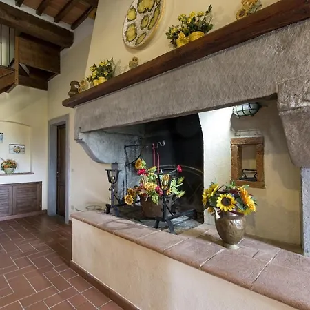 Fratta-santa Caterina Sleeps 16 With Pool And Wifi Villa